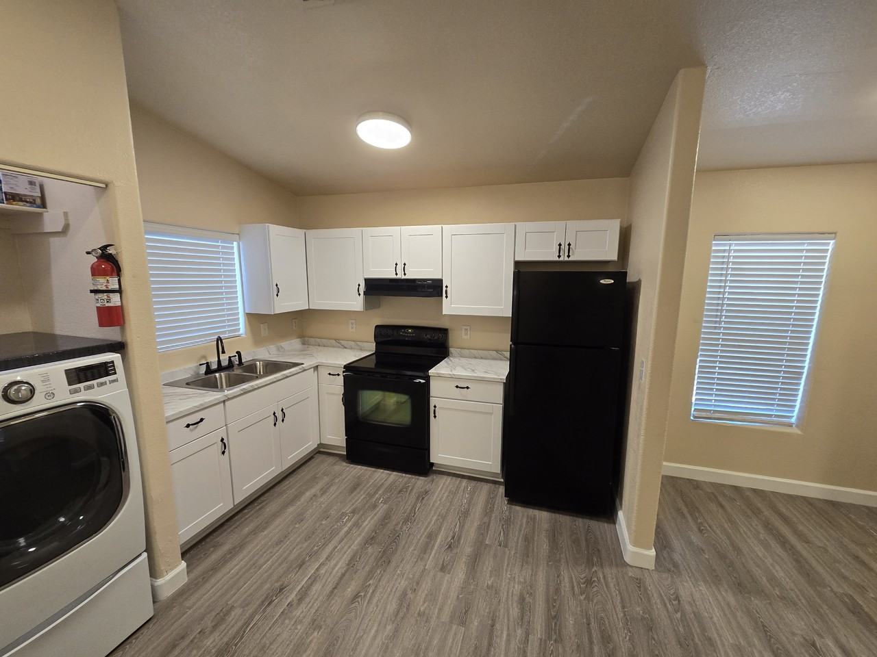 1121 N 25th Pl #1 - Photo 3 of 27