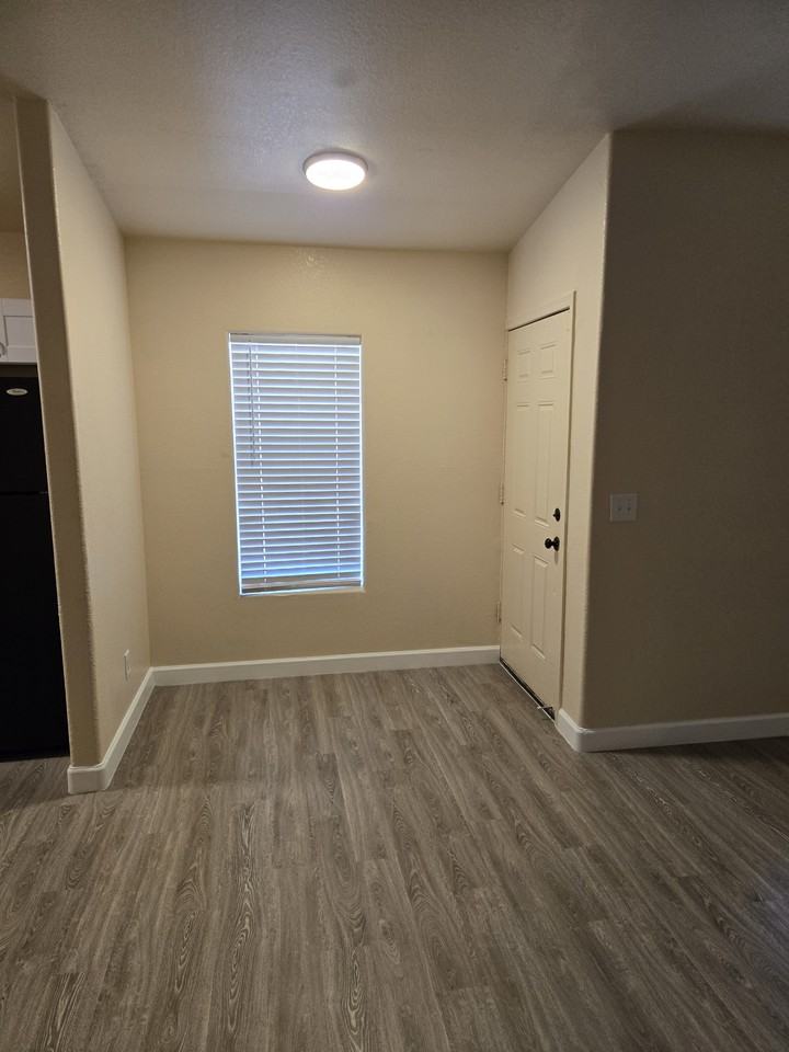 1121 N 25th Pl #1 - Photo 5 of 27