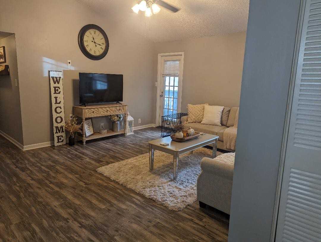 30 Mathews Dr #711 - Photo 2 of 13