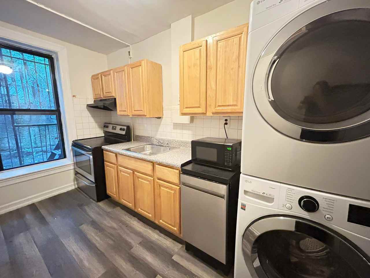 380 Saint Johns Pl #3L - Photo 7 of 15
