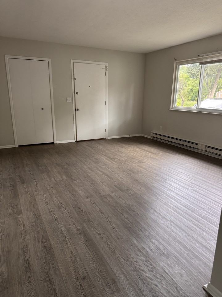 501 Fowler St #501 - Photo 2 of 5