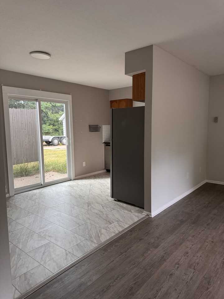 501 Fowler St #501 - Photo 3 of 5