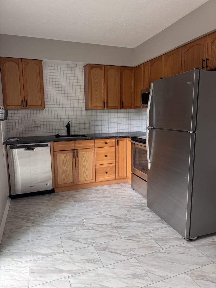501 Fowler St #501 - Photo 4 of 5