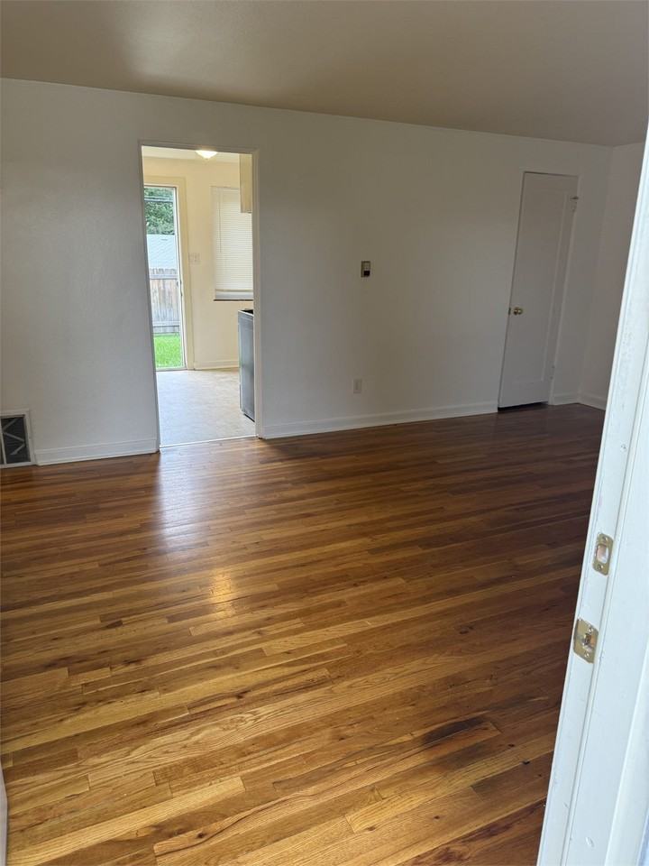 1309 E Caramillo St #1311 - Photo 3 of 13