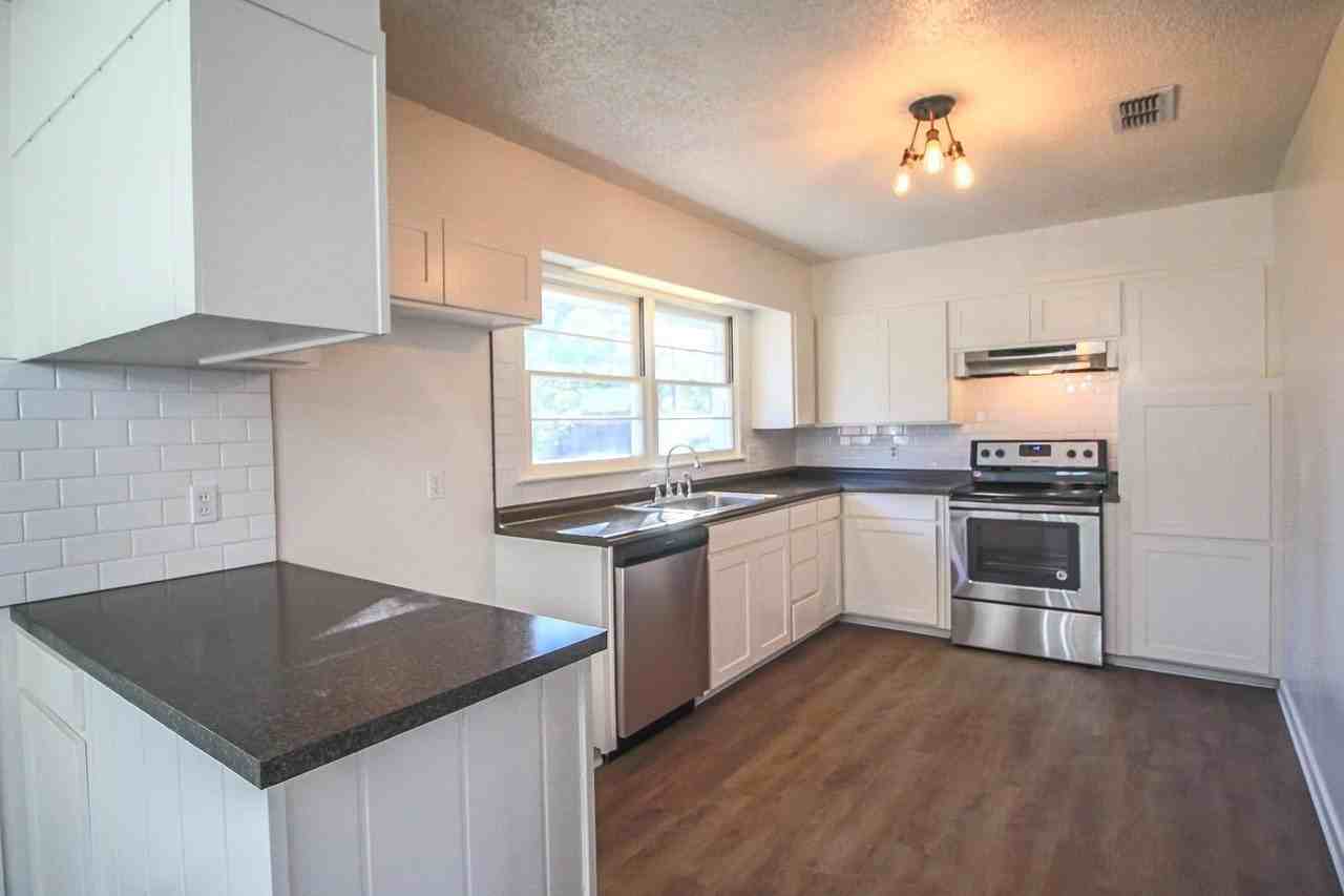 3703 38th St #NA - Photo 3 of 9