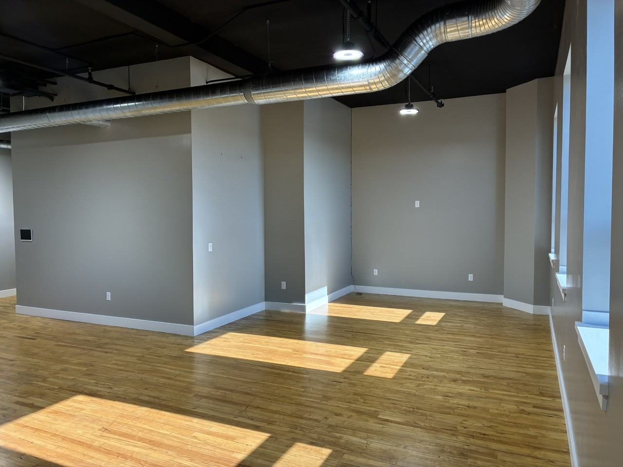 145 S Santa Fe Ave - Photo 7 of 10