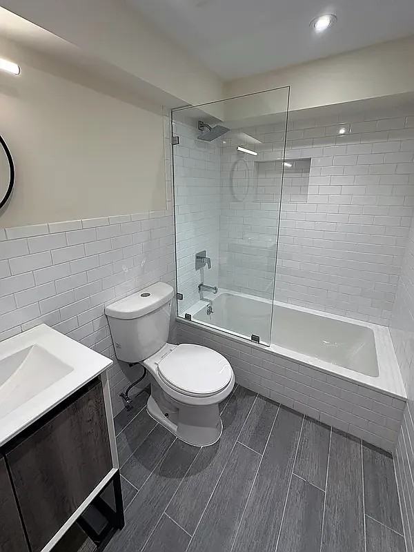 217 Lexington Ave - Photo 5 of 8