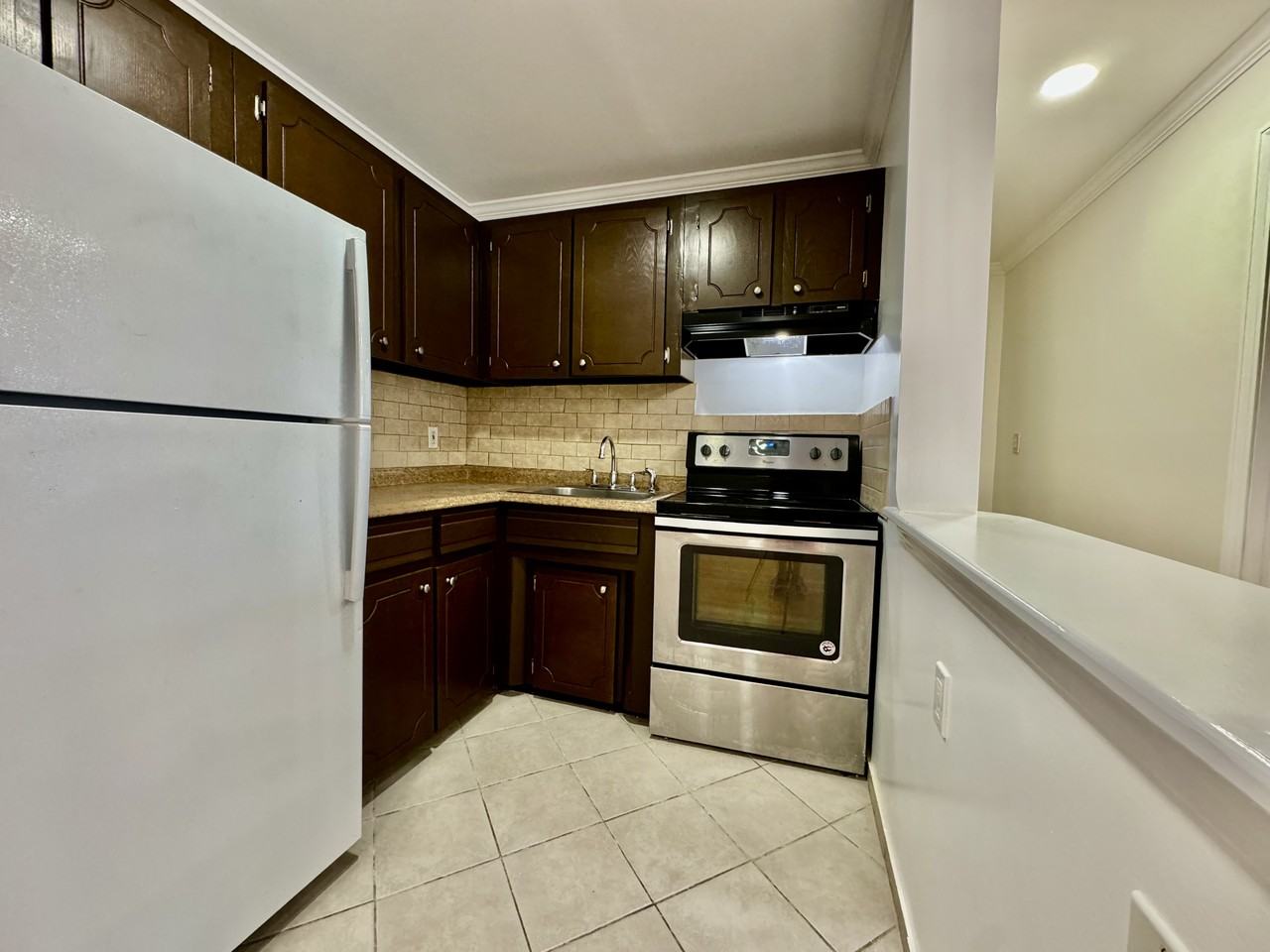 637 Cove Rd #C13 - Photo 2 of 13