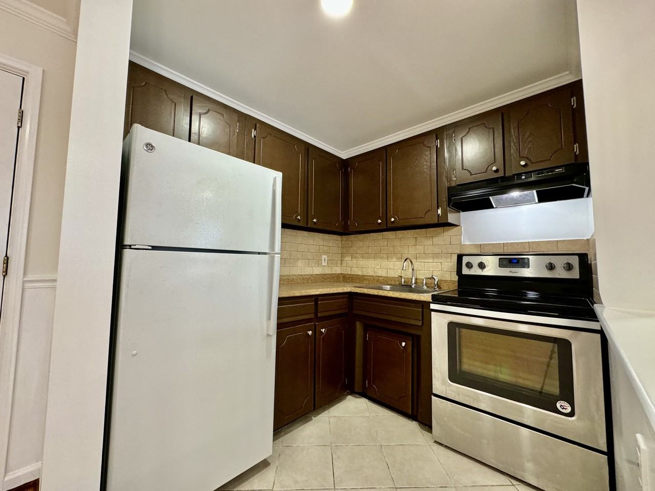 637 Cove Rd #C13 - Photo 3 of 13
