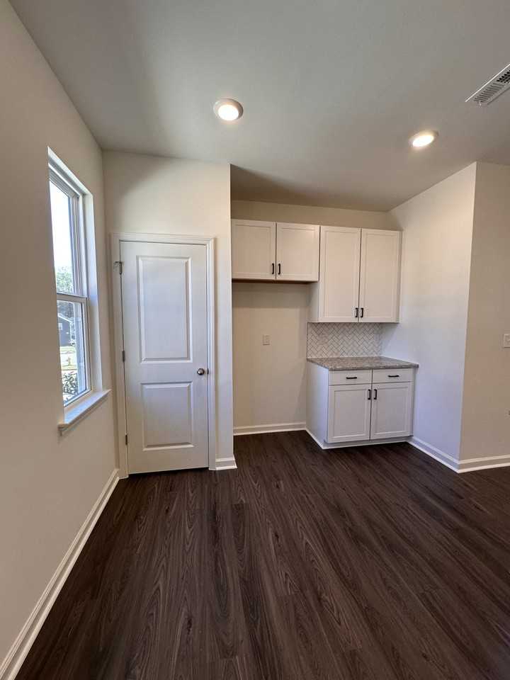 3010 Spline Cir #3010 - Photo 4 of 12