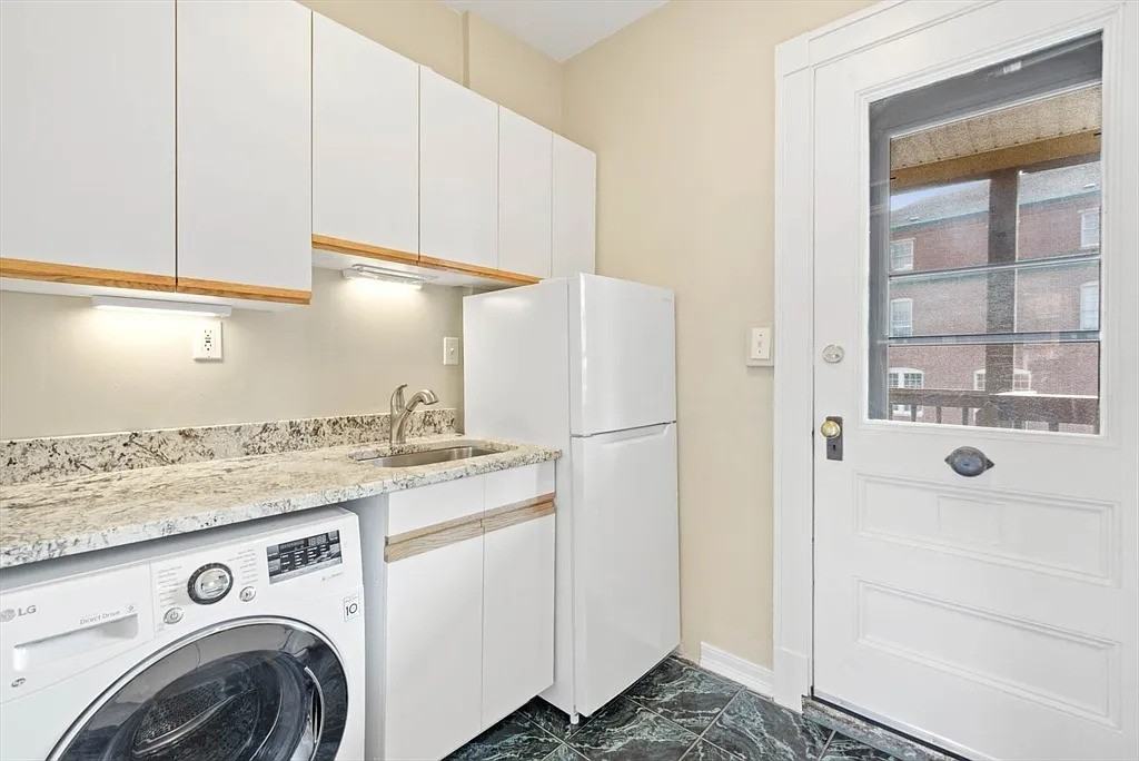 15 Lynde St #26 - Photo 2 of 11