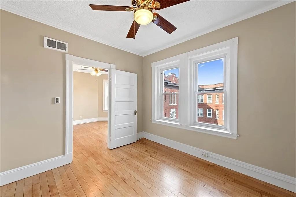 15 Lynde St #26 - Photo 3 of 11