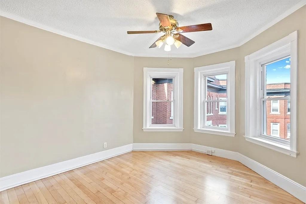 15 Lynde St #26 - Photo 4 of 11