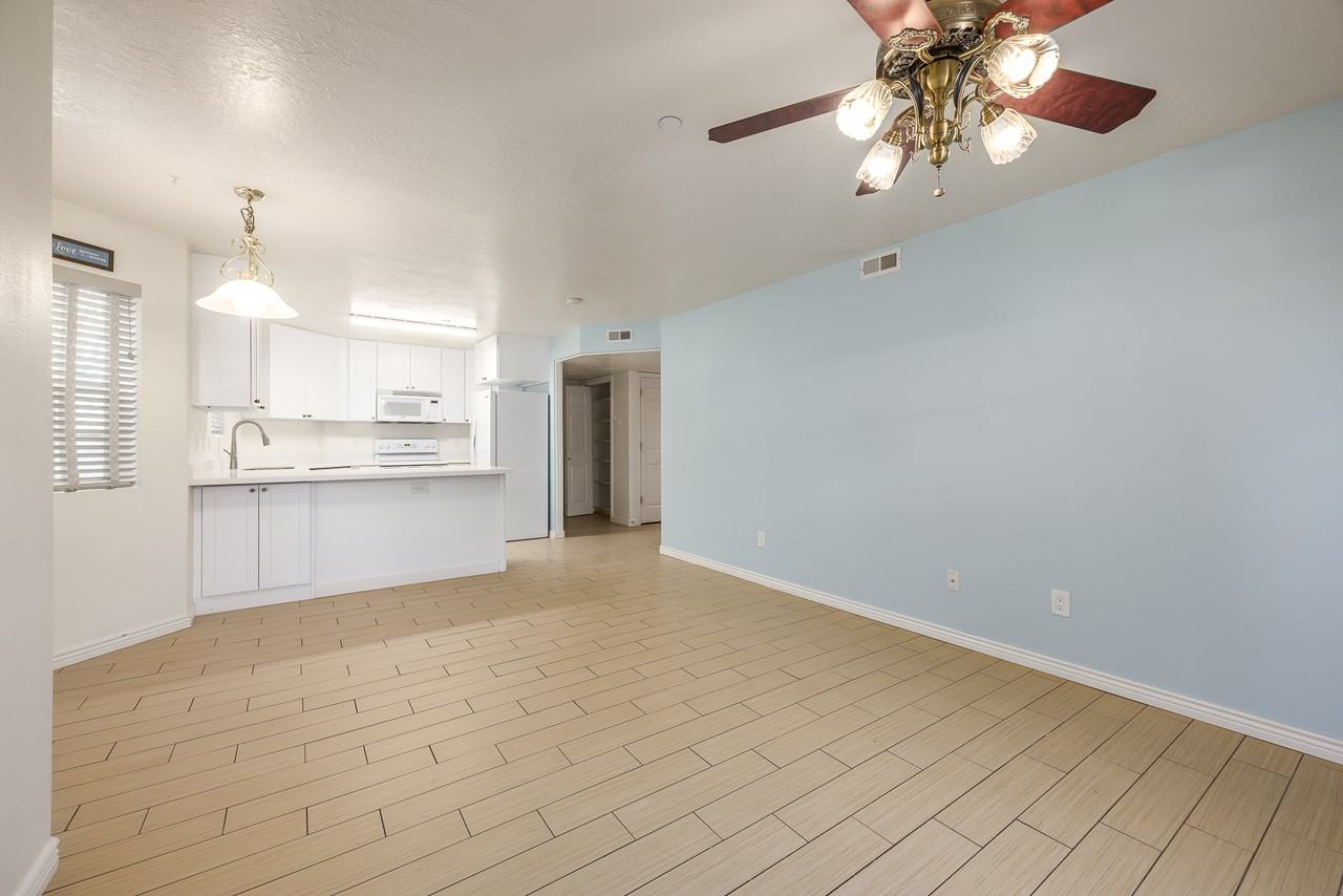 1466 W Brunello Dr #C4 - Photo 2 of 25