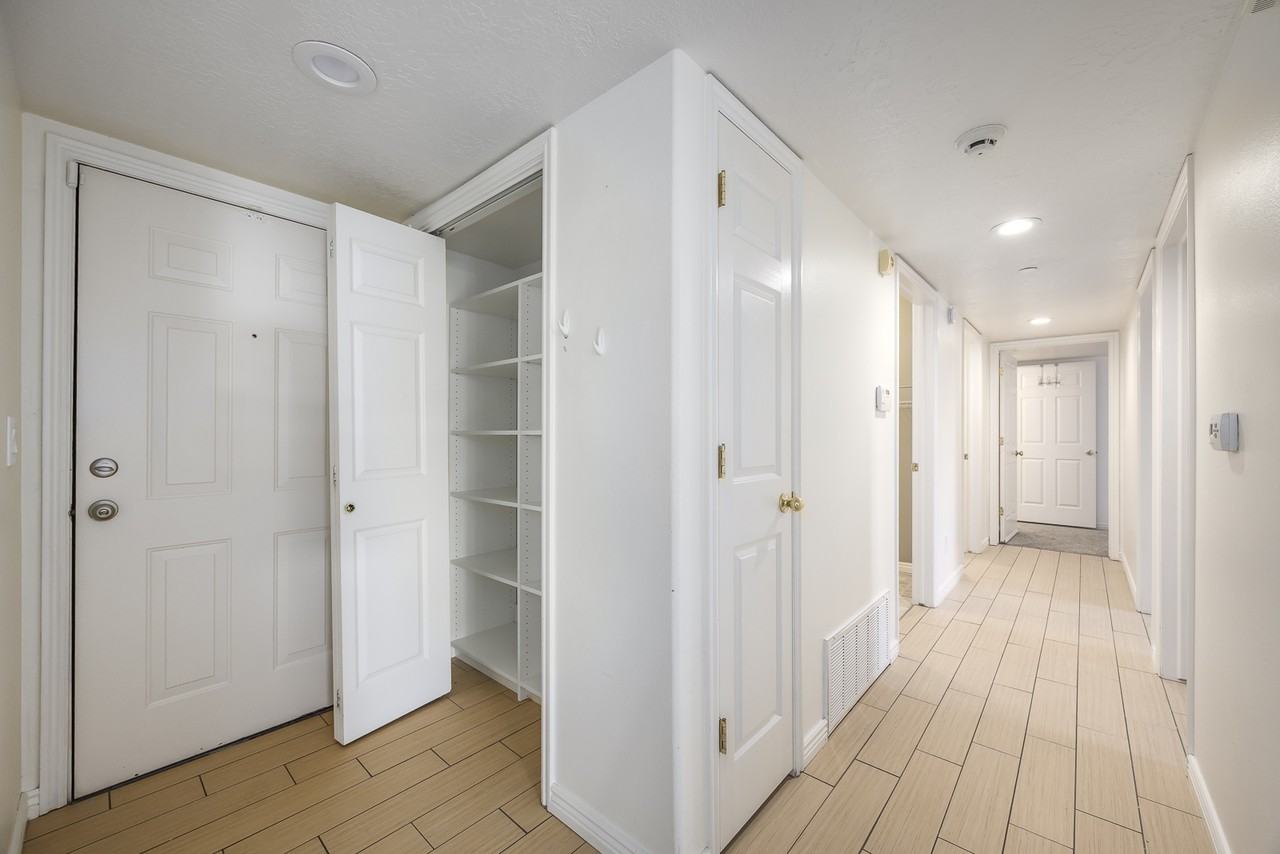 1466 W Brunello Dr #C4 - Photo 6 of 25