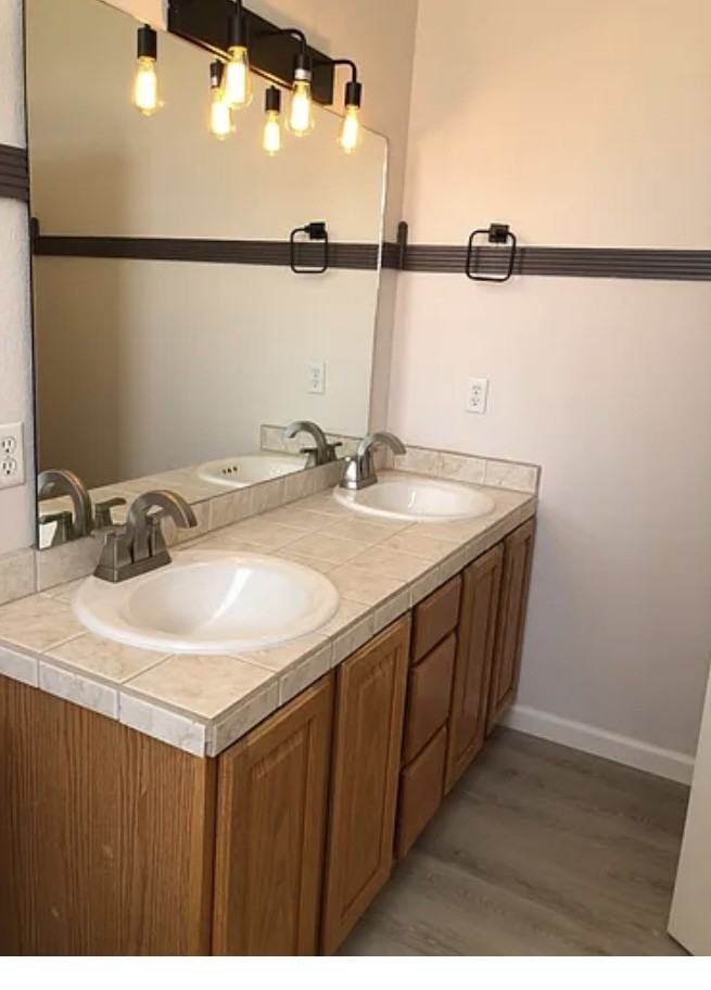 5626 E Kelton Ln - Photo 7 of 9
