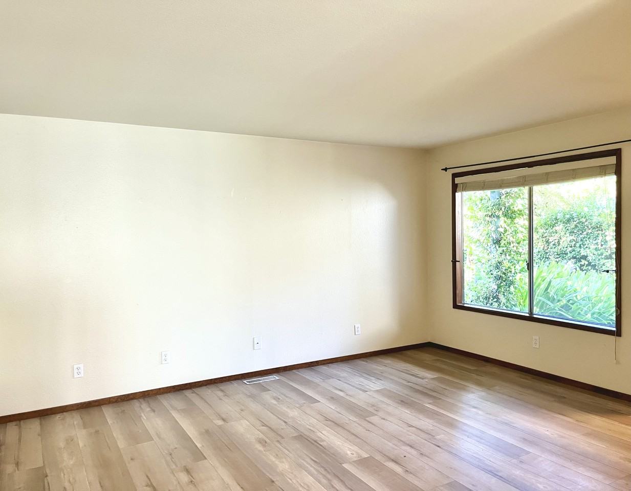 314 Hewett St #NA - Photo 3 of 19