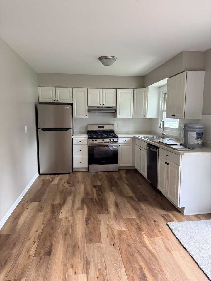 917 Park St #917 - Photo 2 of 9