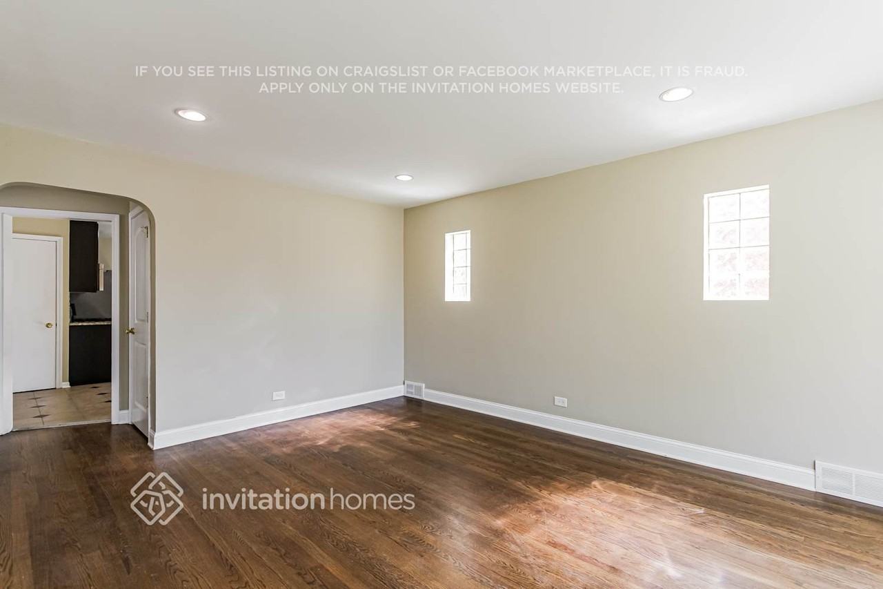 6042 W Bryn Mawr Ave - Photo 5 of 19