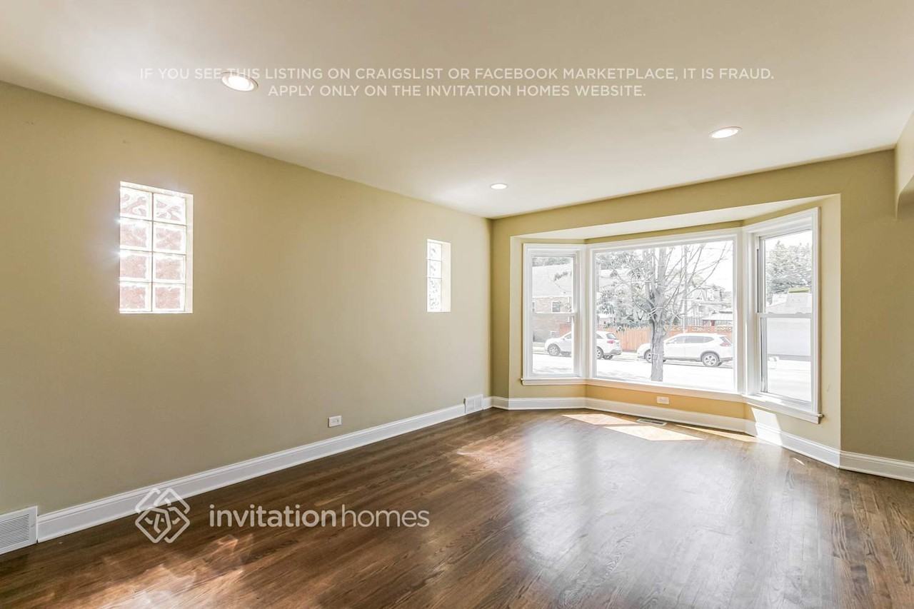 6042 W Bryn Mawr Ave - Photo 6 of 19