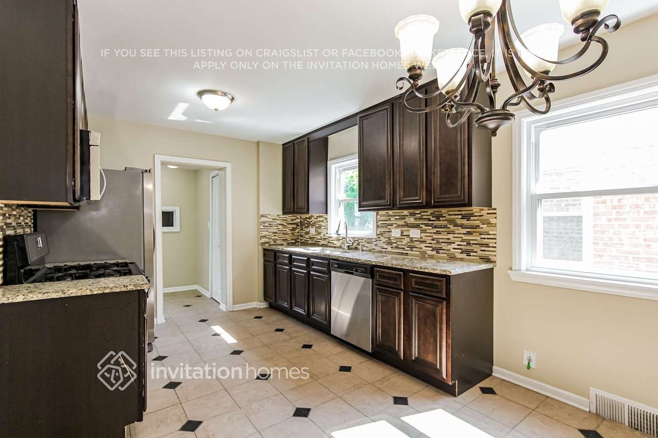 6042 W Bryn Mawr Ave - Photo 7 of 19