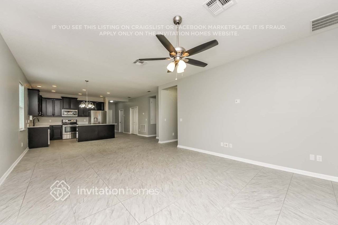 3930 Wind Dancer Cir - Photo 4 of 20