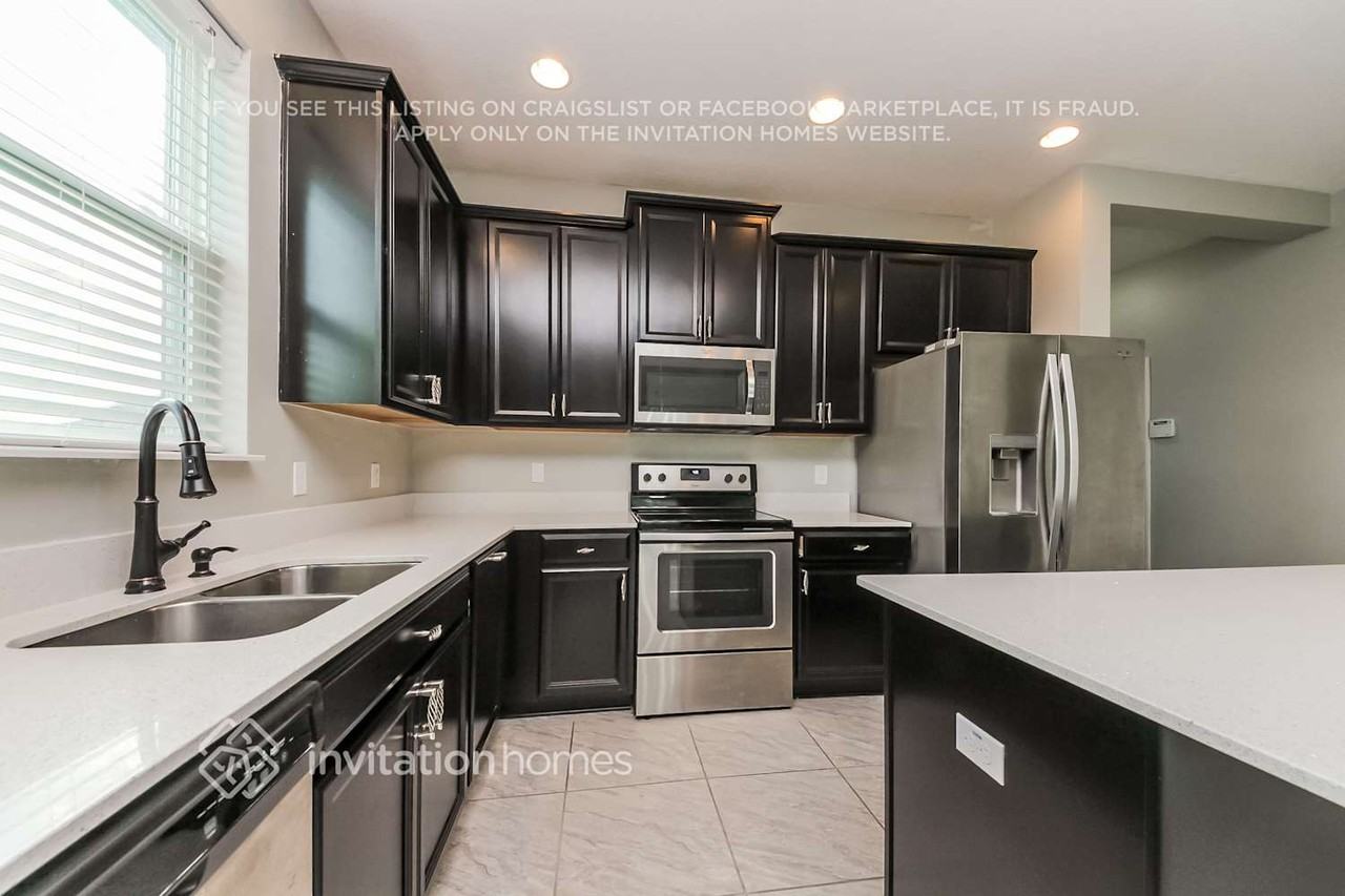 3930 Wind Dancer Cir - Photo 5 of 20