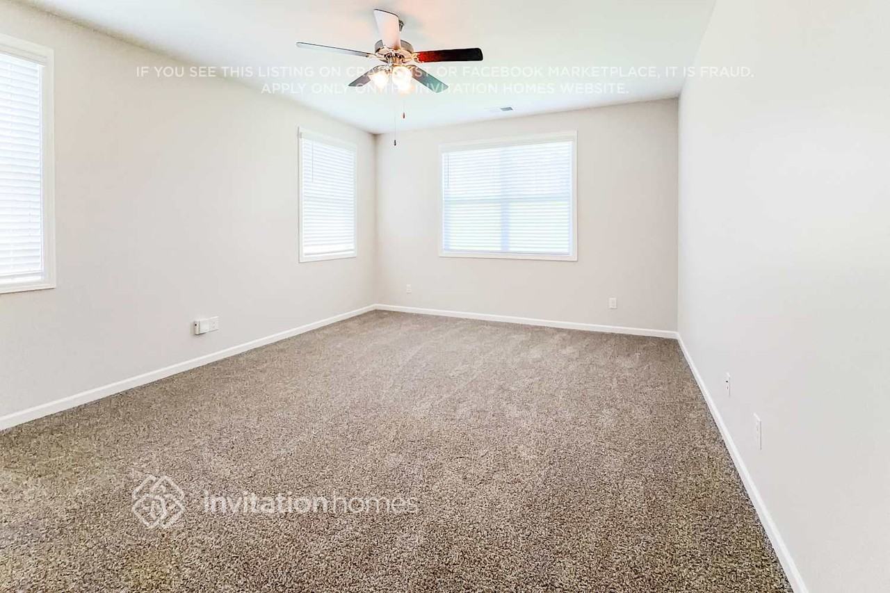 8026 Forest Hills Dr - Photo 7 of 17