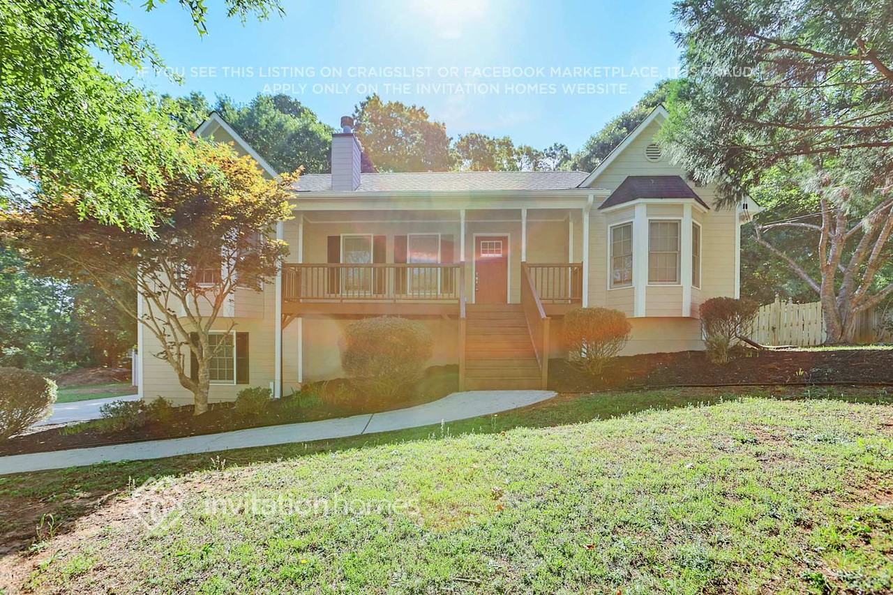 460 Austin Dr - Photo 2 of 24