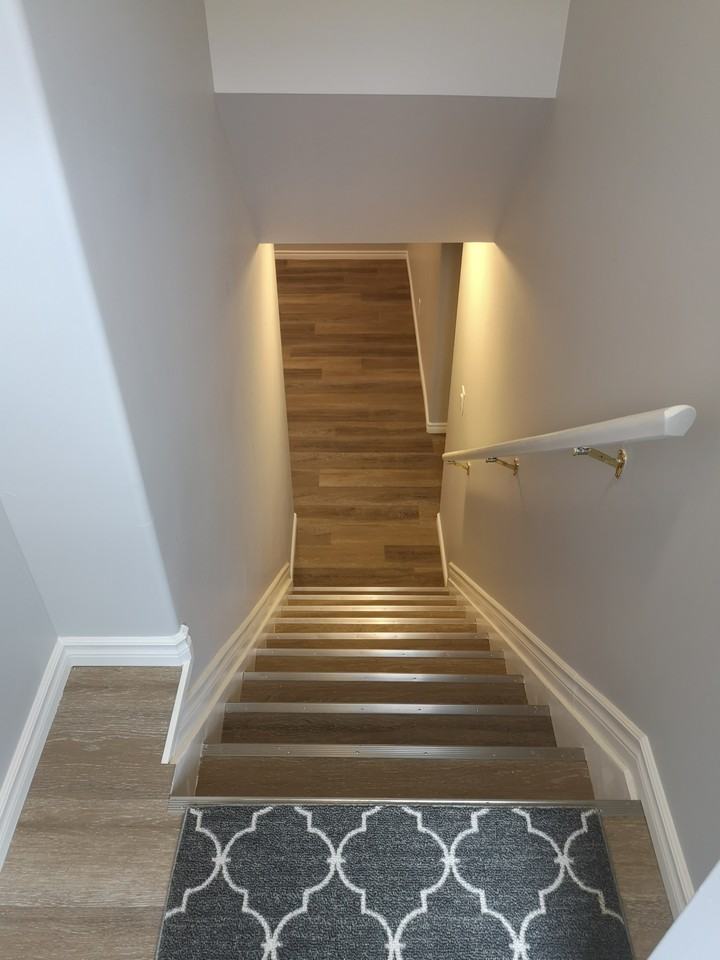 437 Oshawa Boulevard North #2 - Photo 3 of 15