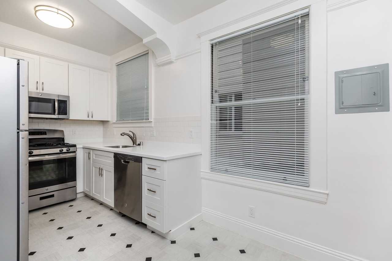 1610 Lombard - Photo 7 of 21