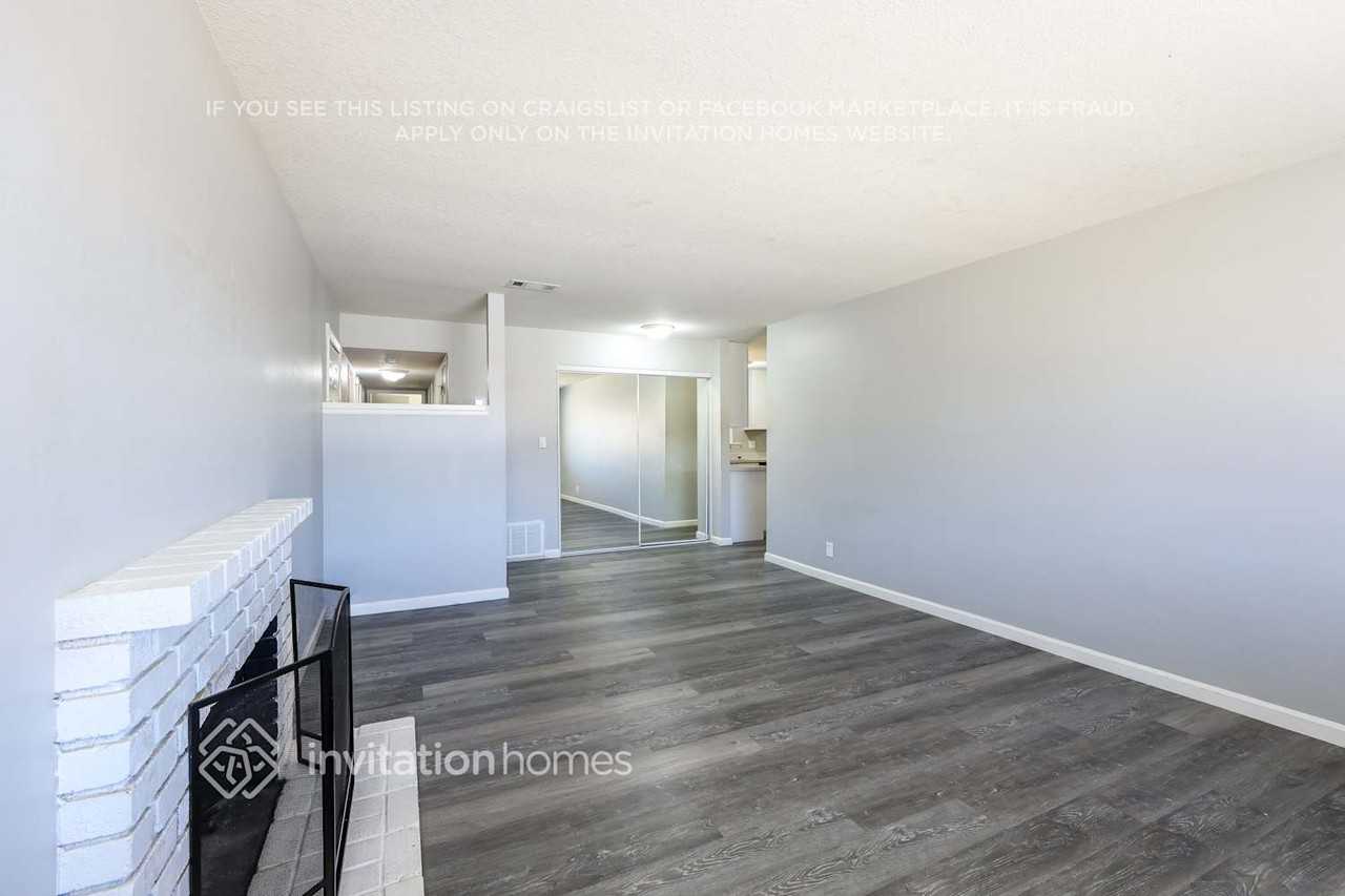 218 Princeton Ave - Photo 4 of 17