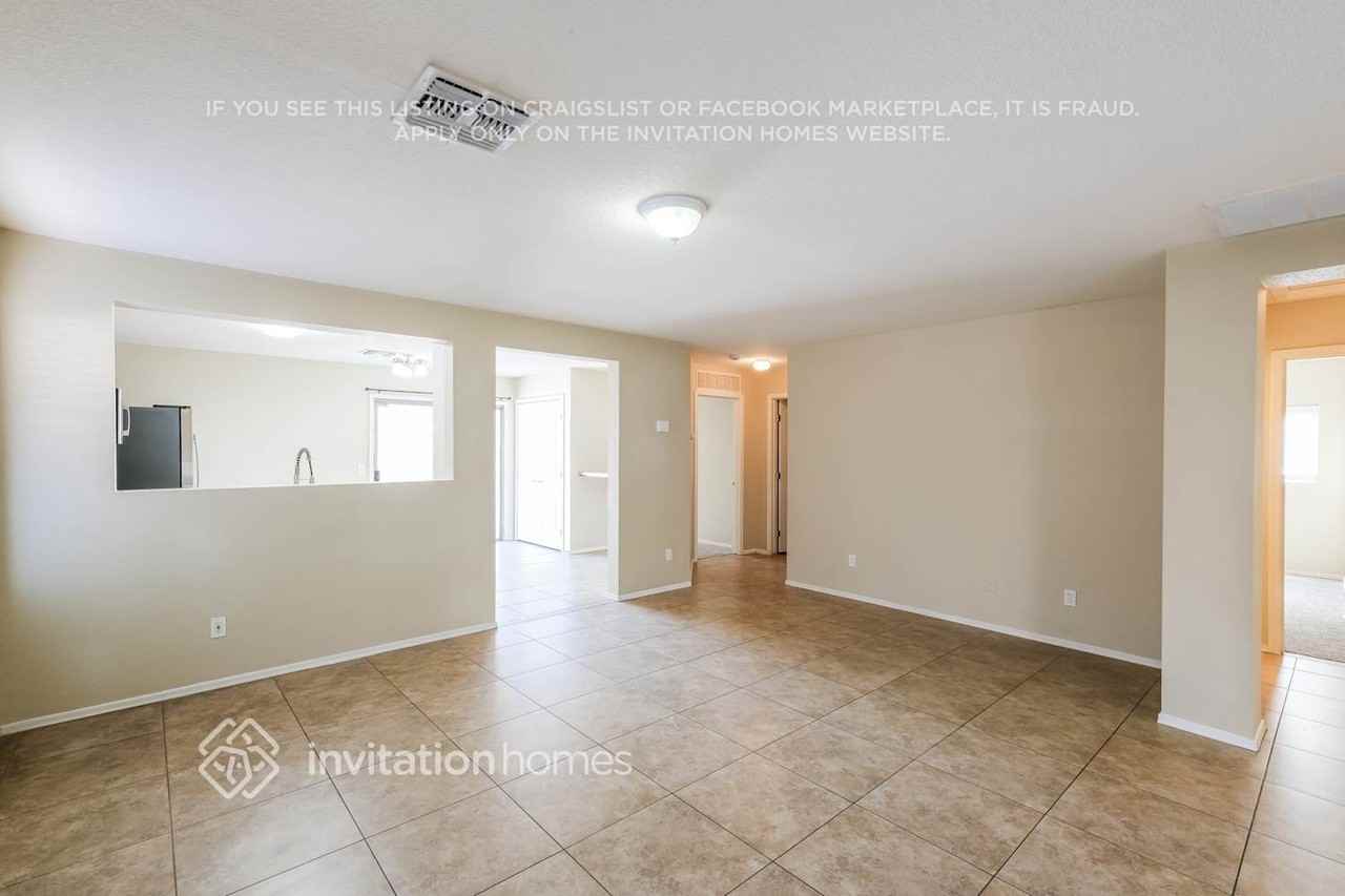 114 E Beth Dr - Photo 4 of 17