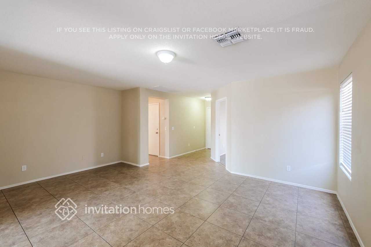 114 E Beth Dr - Photo 5 of 17