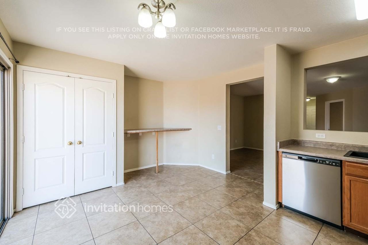 114 E Beth Dr - Photo 7 of 17