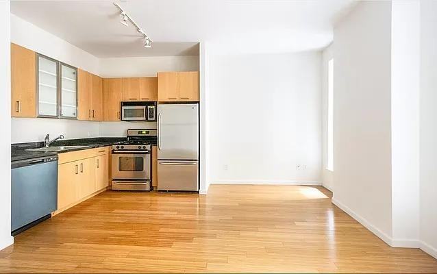 West St #6Y - Photo 2 of 13