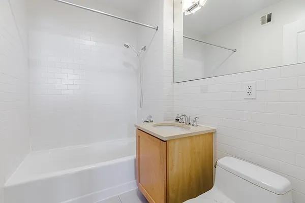Clermont Ave #4C - Photo 6 of 7