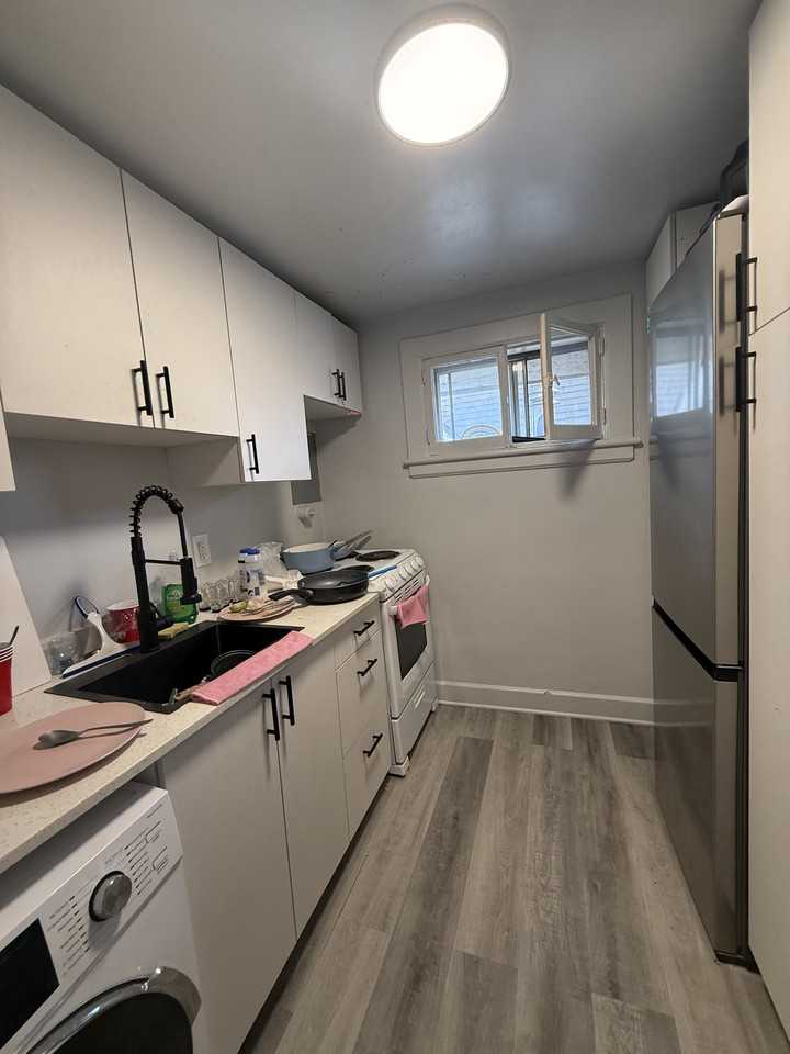 275 Bronson Avenue - Photo 5 of 6