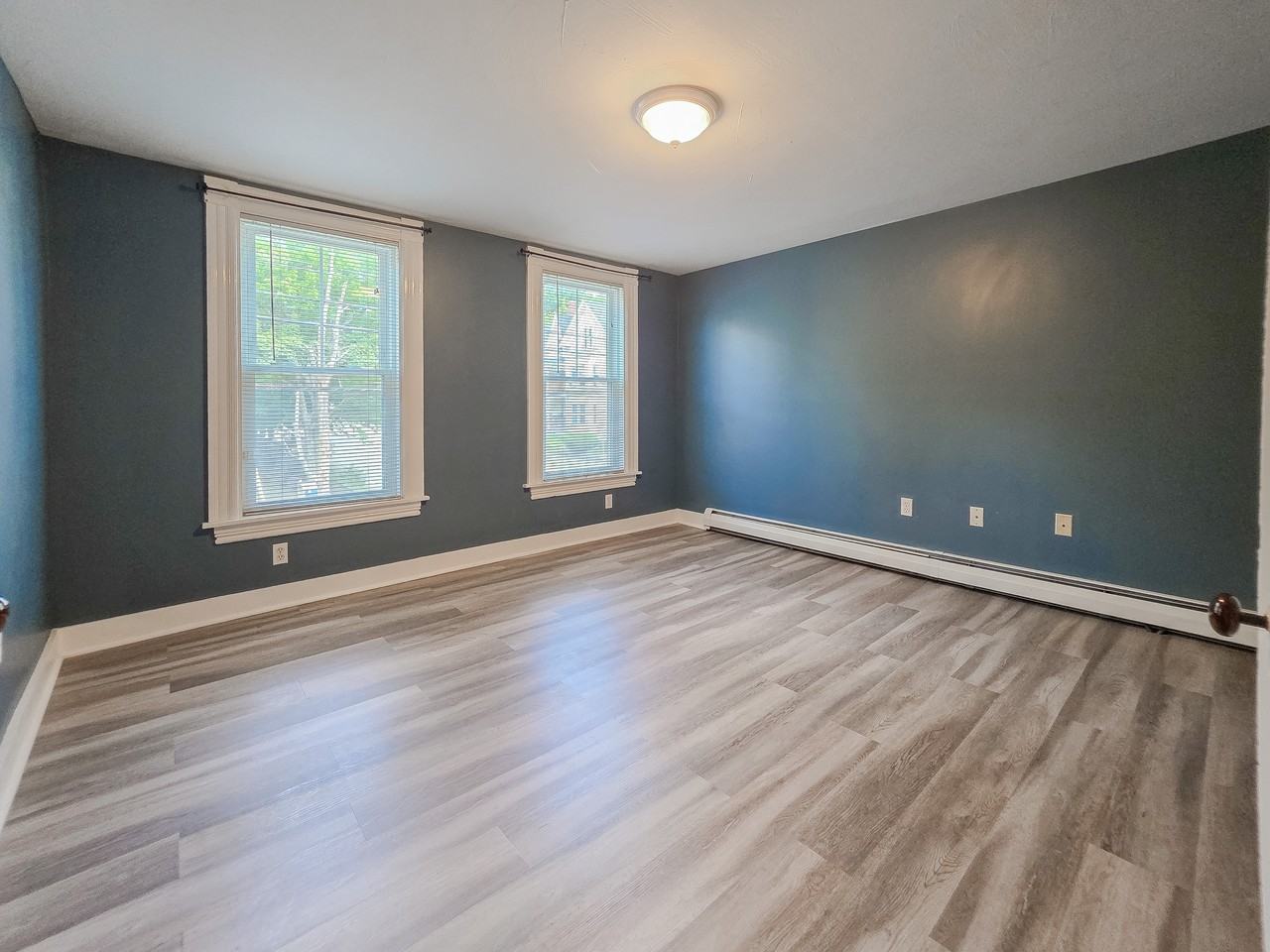 463 Lake Ave #2 - Photo 4 of 11