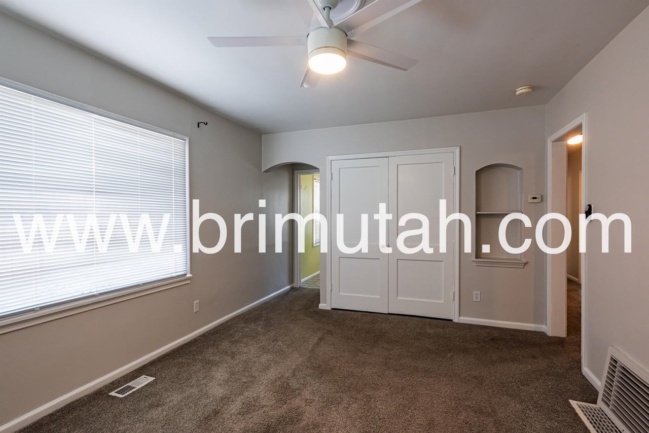 2364 E Redondo Ave #2364 - Photo 2 of 20