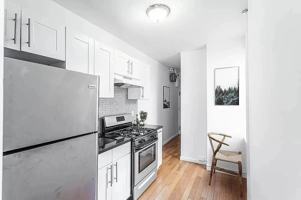 featured image of 207 Madison St #2