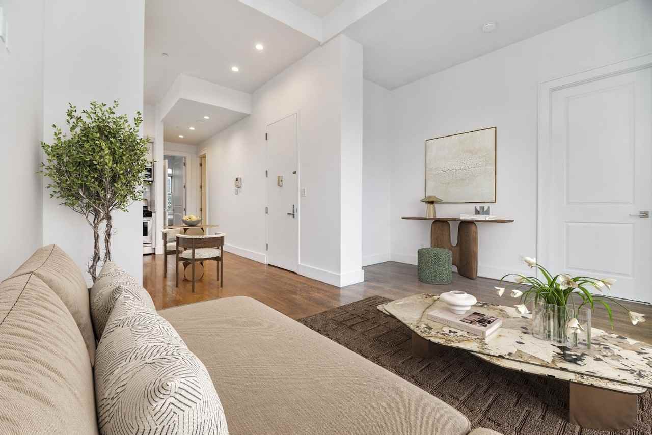 114 Ridge St #PHC - Photo 3 of 10