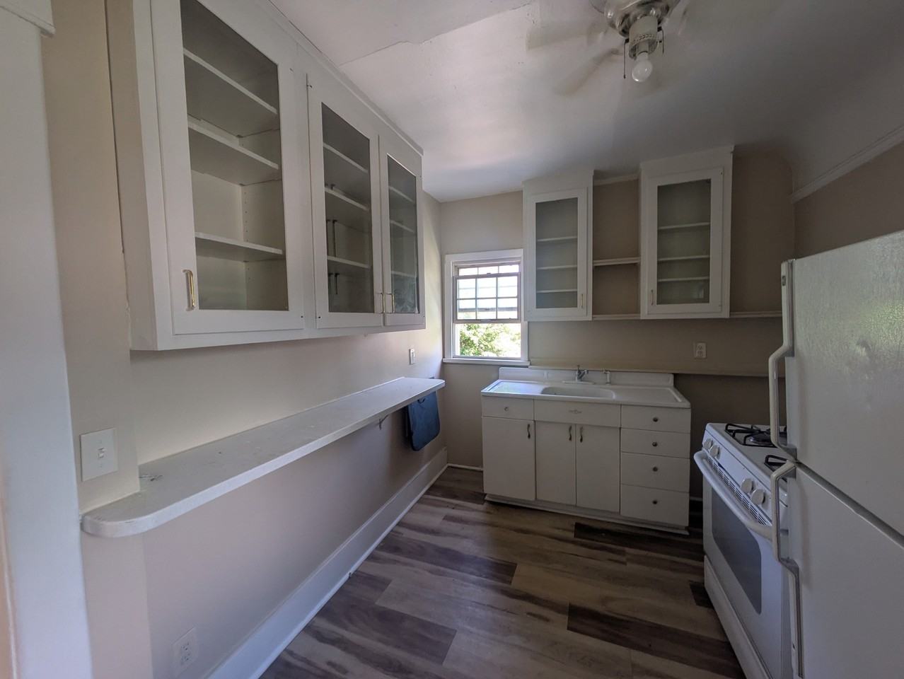 433 E 6th St #5 - Photo 4 of 5