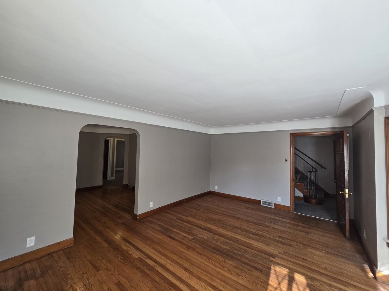 9657 E Outer Dr #1 - Photo 5 of 33