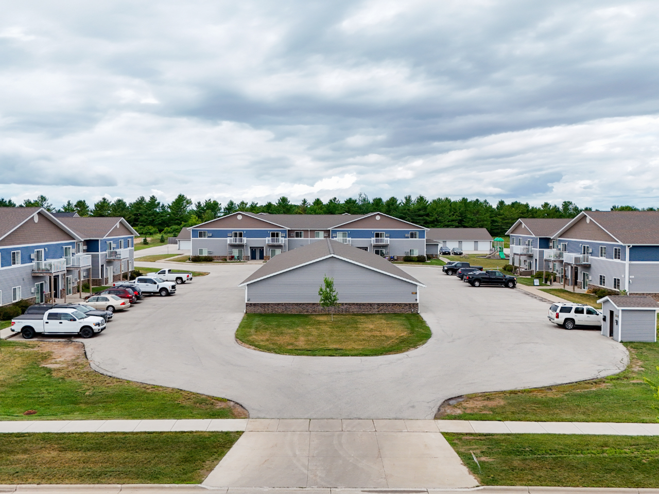 SCS Sturgeon Bay Estates Apartment Community - Photo 5 of 50