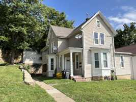 featured image of 595 W 17th St #1-2