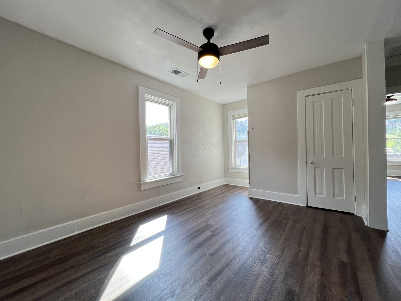 595 W 17th St #1-2 - Photo 3 of 12