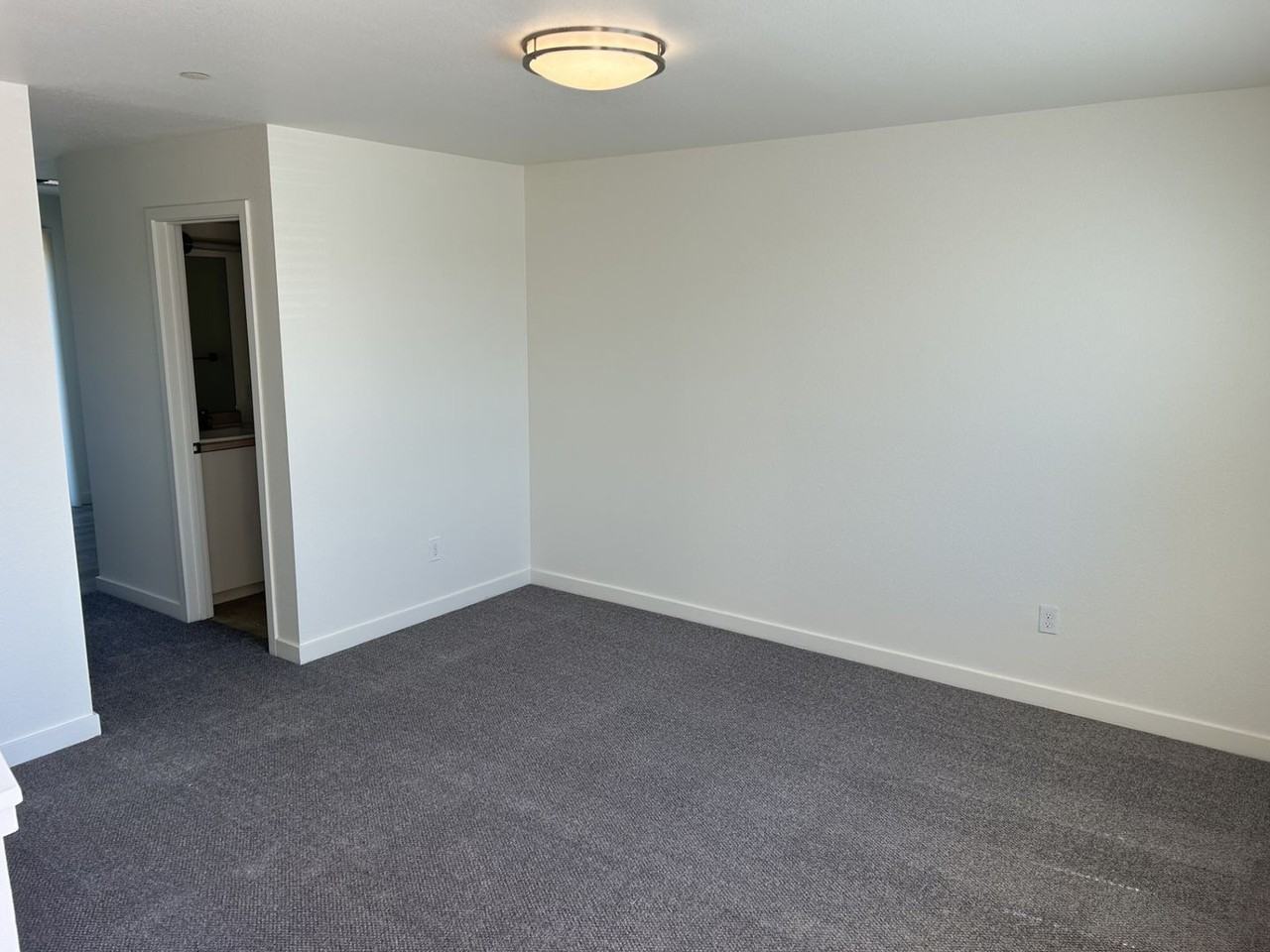 445 Southwest Blvd #11 - Photo 3 of 17