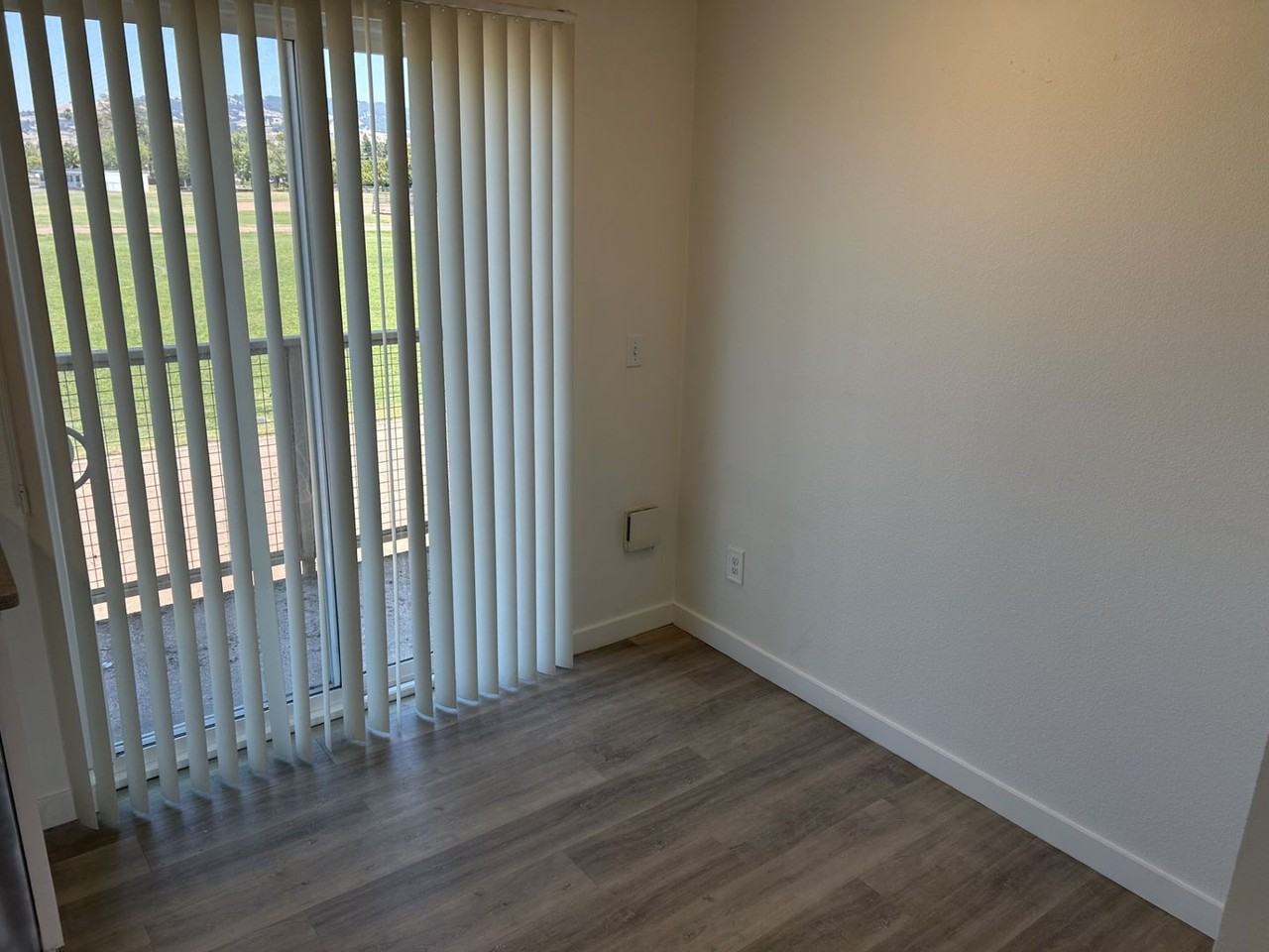 445 Southwest Blvd #11 - Photo 4 of 17