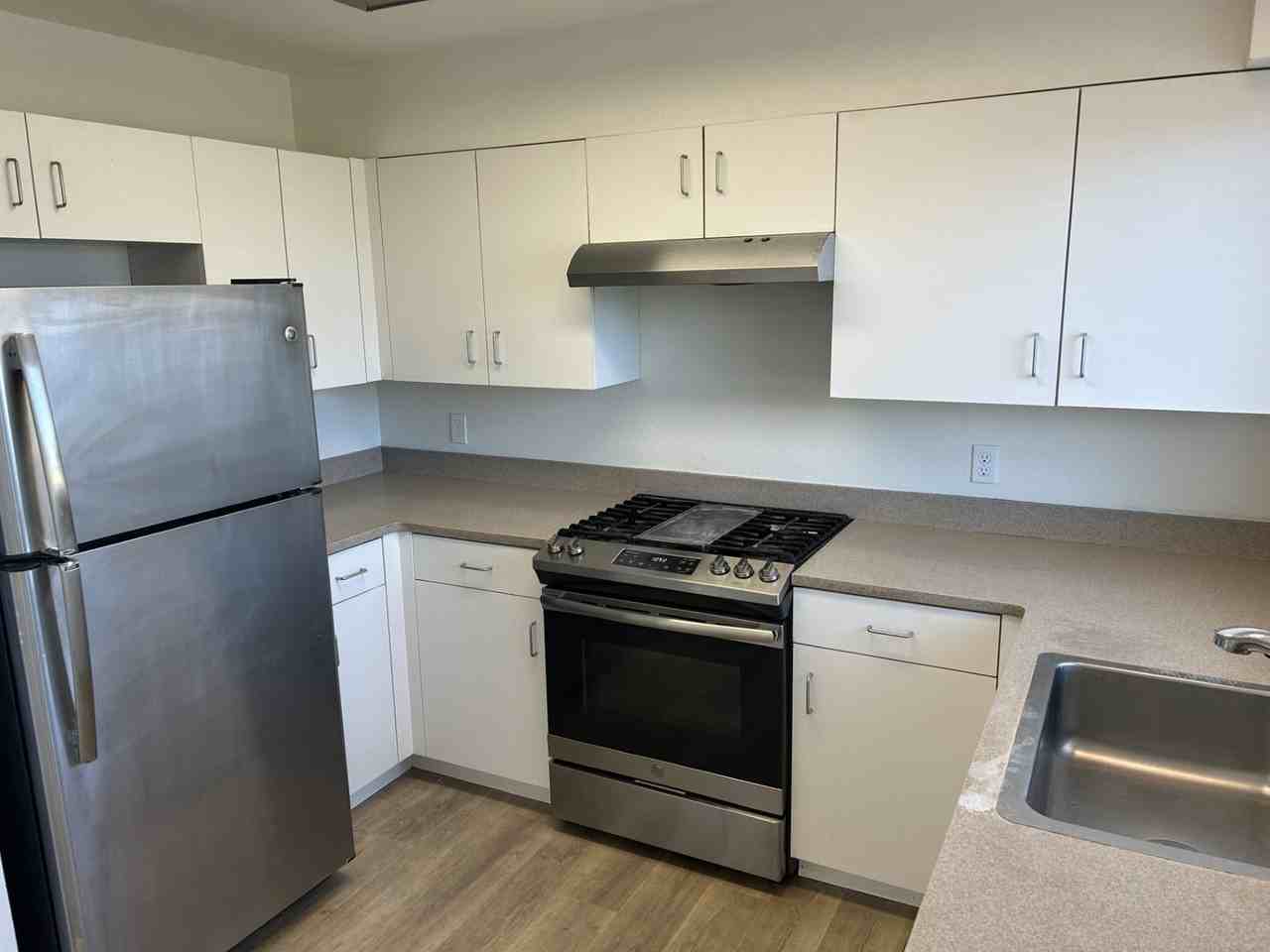 445 Southwest Blvd #11 - Photo 6 of 17